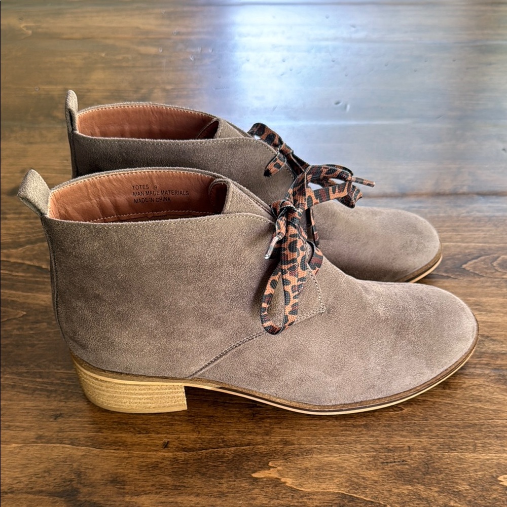 Hey Girl By Corkys Women's Totes Faux Suede Taupe Chukka Ankle Boots Size 9